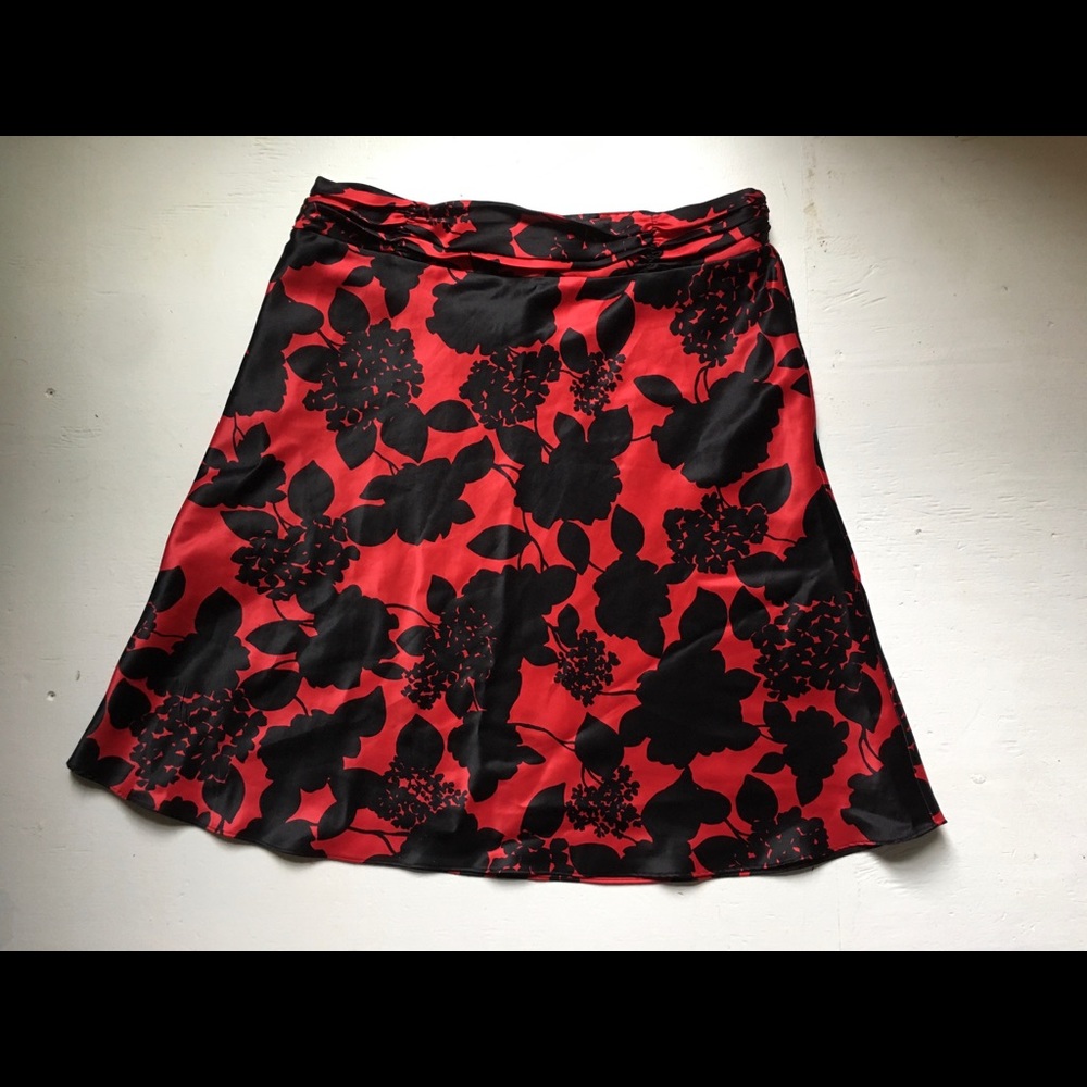 Vintage Women’s Knee Length Skirt